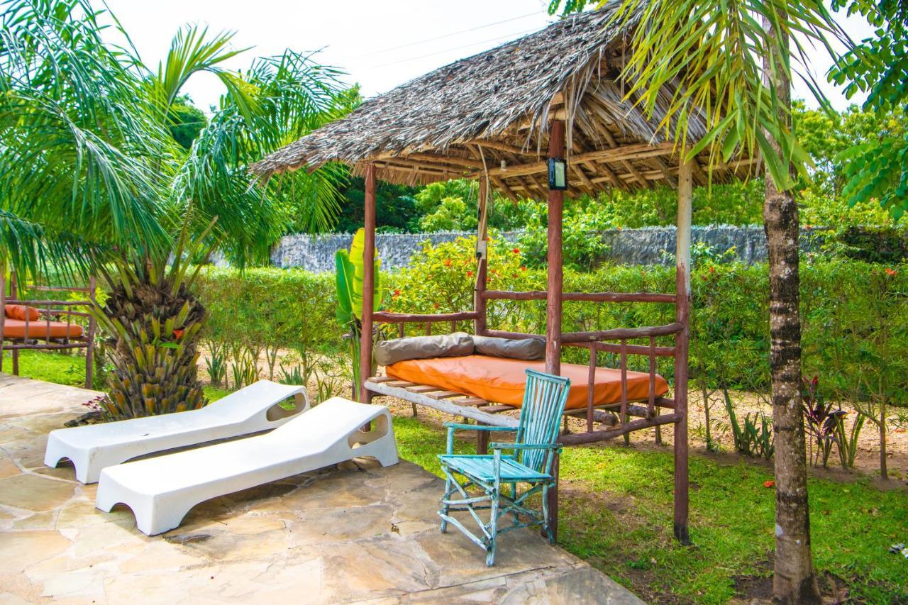 Oasis Diani Beach Villas Exterior foto